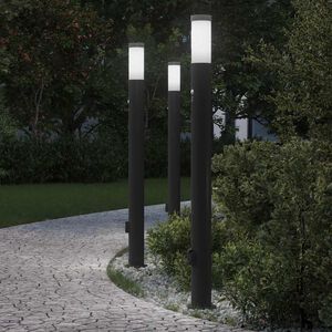 vidaXL stabveida gaismekļi ar sensoru un kontaktligzdu, 3 gab., 110 cm, nerūsējo&scaron;ais tērauds, IP44