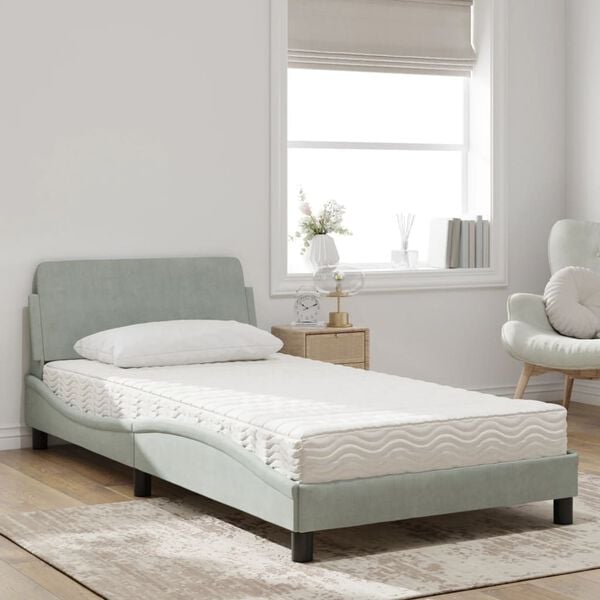 Showing Product Image 3 of 9