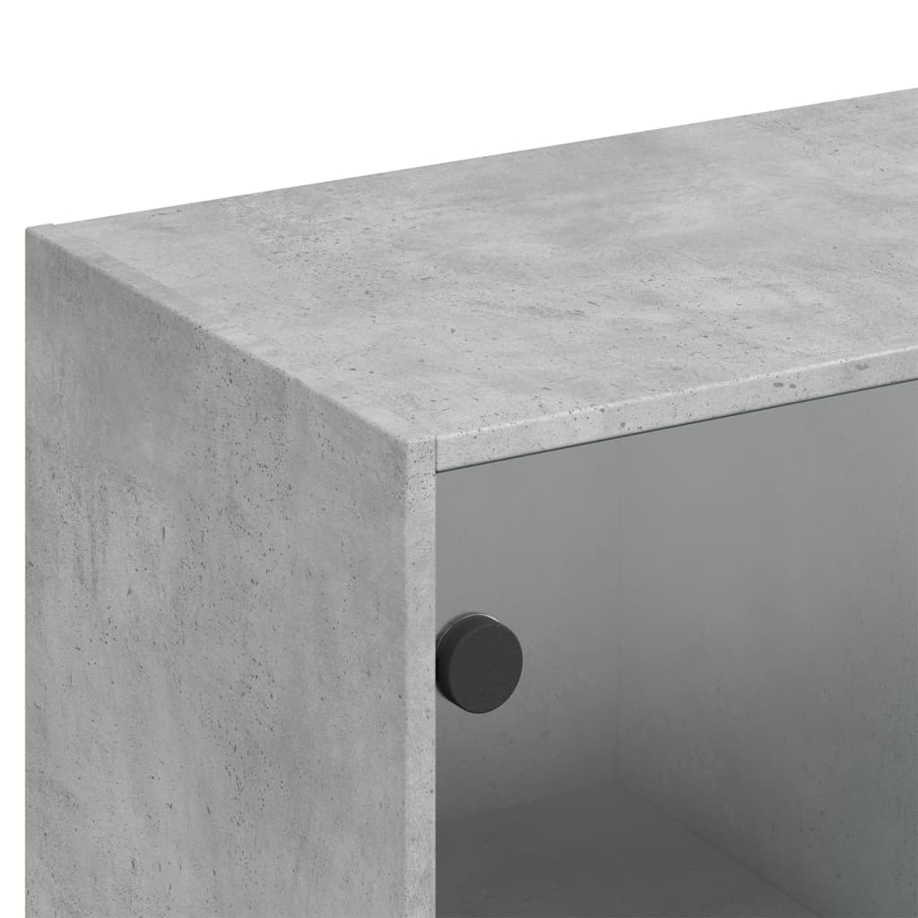vidaXL grāmatplaukts ar durvīm, betona pelēks, 136x37x142 cm, koks