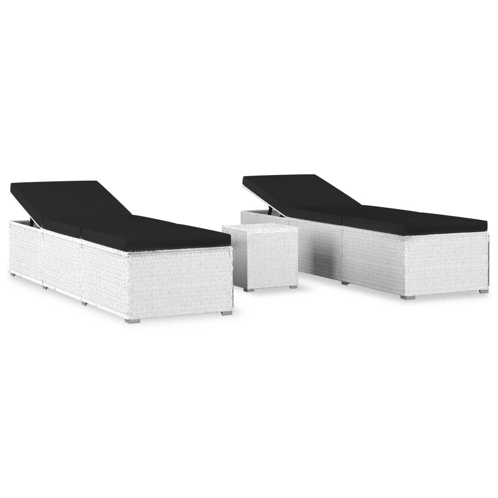vidaXL 2 sauļošanās zviļņi ar galdiņu, balta PE rotangpalma